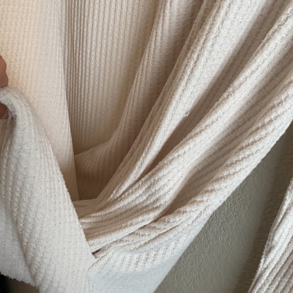 🎉SALE🎉 ANTHROPOLOGIE Akemi + Kim Waffle Knit Wrap Top XS - Picture 11 of 16